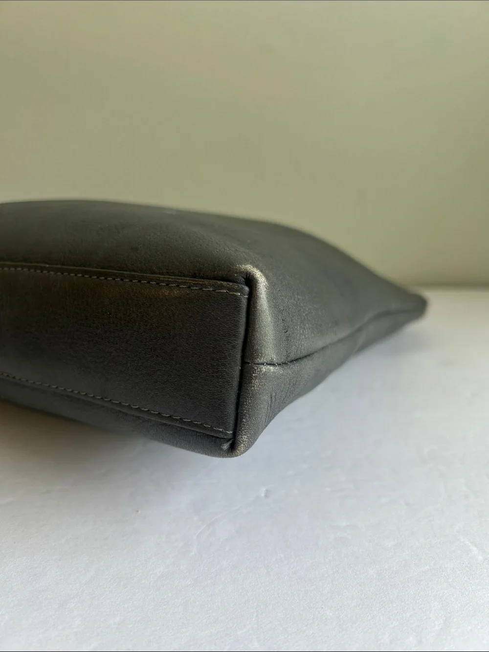 Le Donne Leather Crossbody Bag in Grey